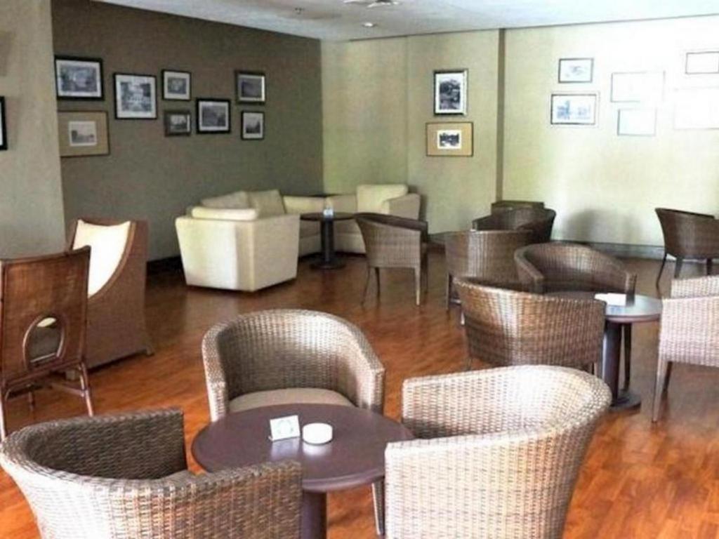 Kyriad Bumiminang Hotel Padang  Exterior photo