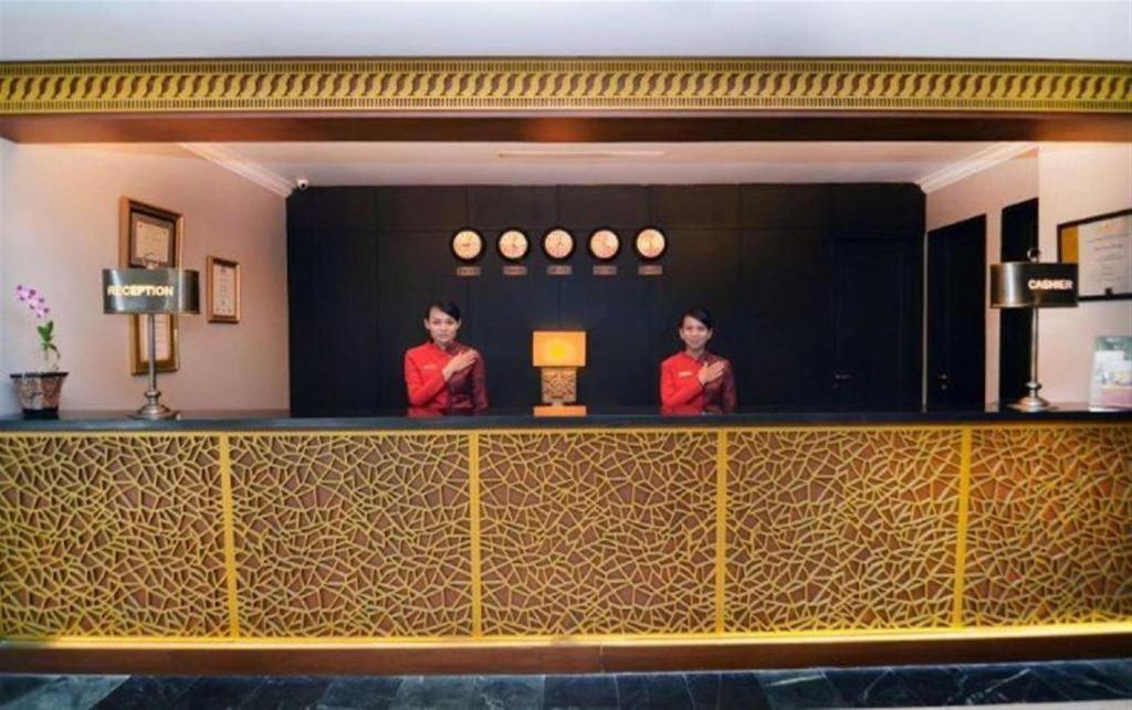 Kyriad Bumiminang Hotel Padang  Exterior photo
