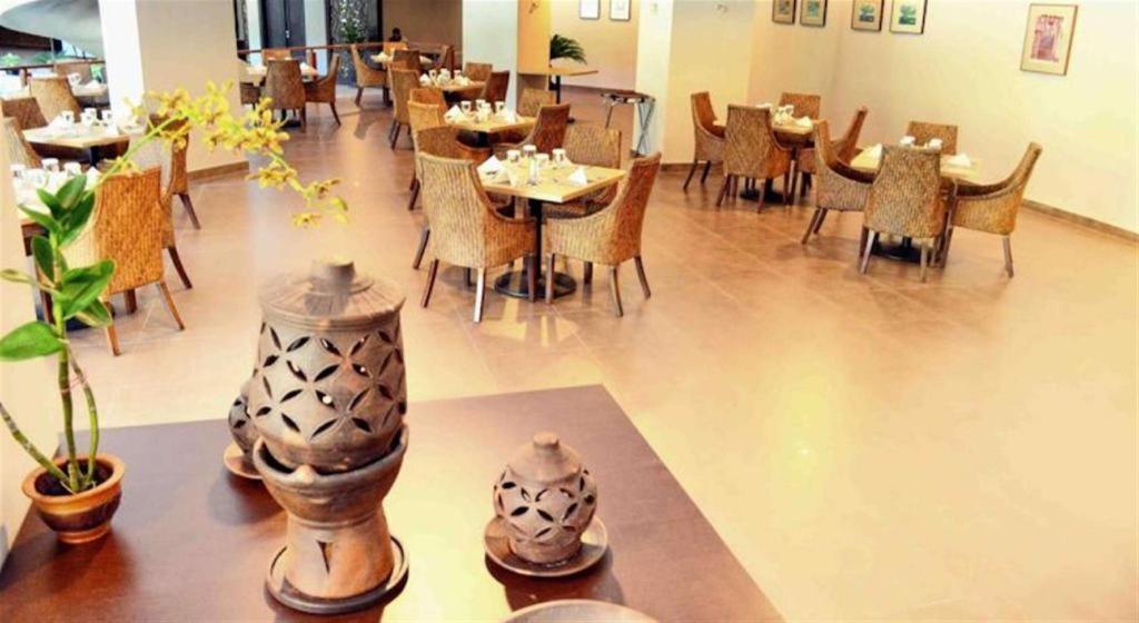 Kyriad Bumiminang Hotel Padang  Exterior photo