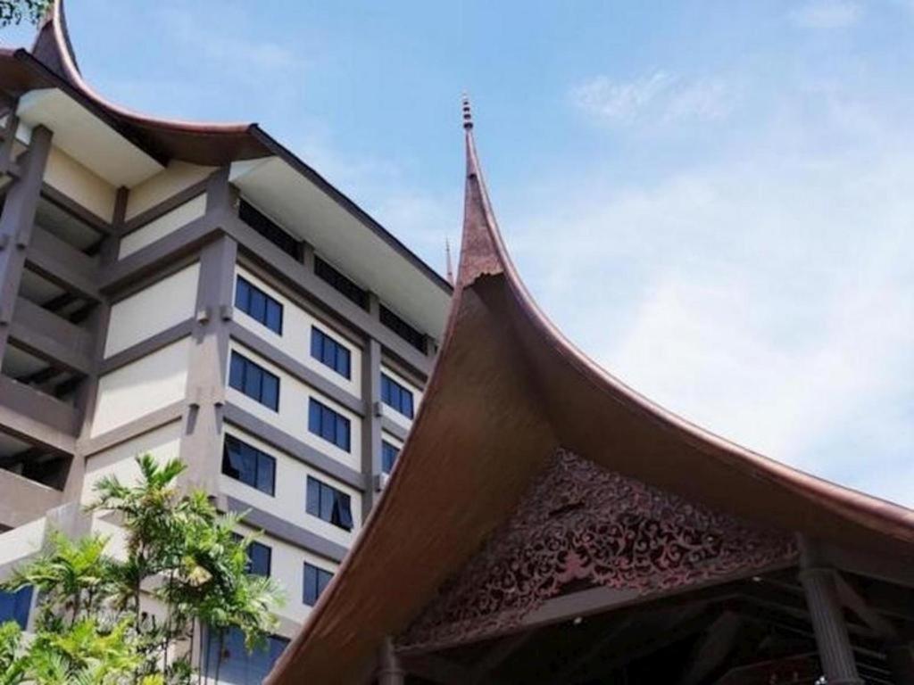 Kyriad Bumiminang Hotel Padang  Exterior photo