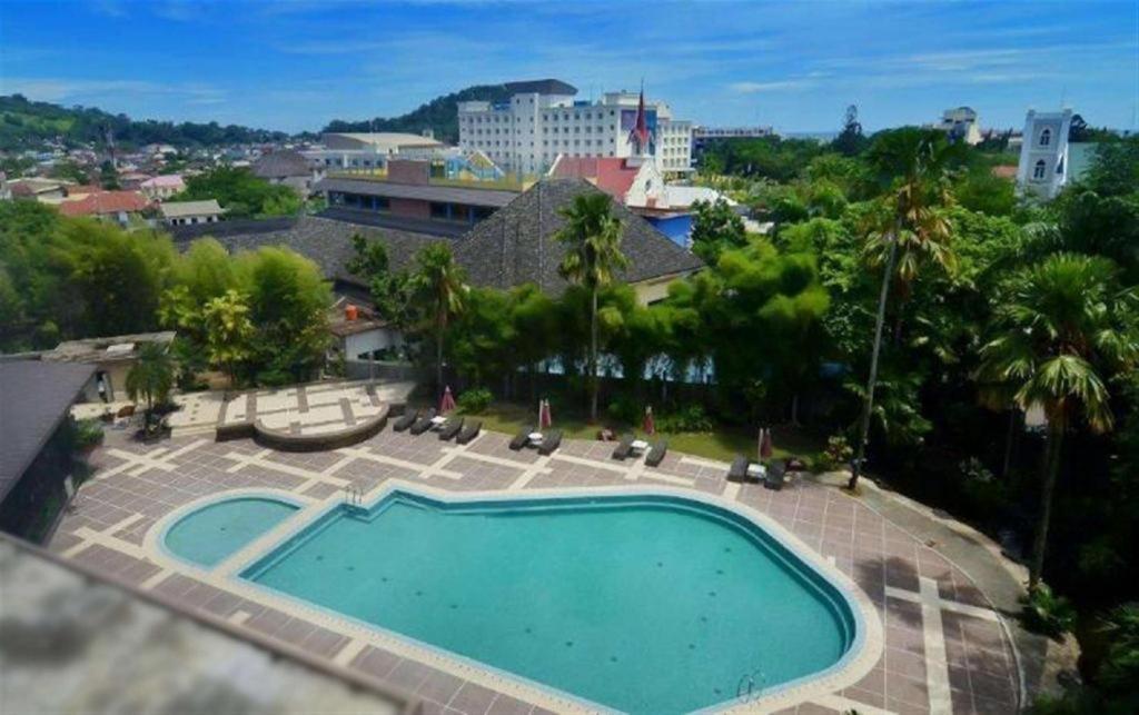 Kyriad Bumiminang Hotel Padang  Exterior photo