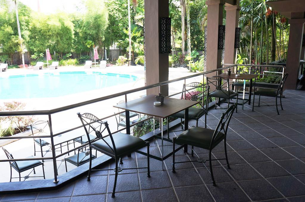 Kyriad Bumiminang Hotel Padang  Exterior photo